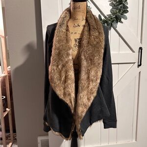 Hollister fur collar jacket-cardigan. Women’s Sz M/L. 
NWT!